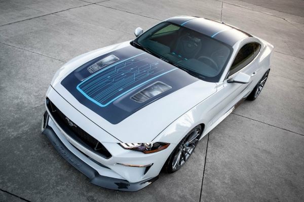 Электромобиль Ford Mustang Lithium оснащен механической коробкой передач