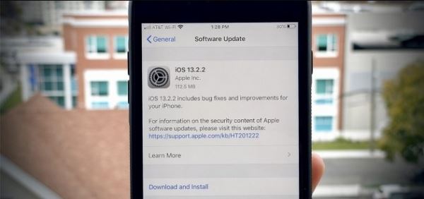 <br />
        Обновление iOS 13.2.2 устраняет проблему управления фоновыми приложениями<br />
    