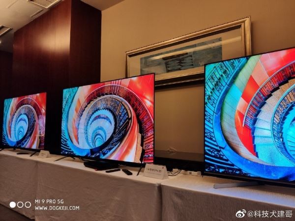 Почти дождались: новый флагманский телевизор Xiaomi Mi TV 5 позирует на живых фото