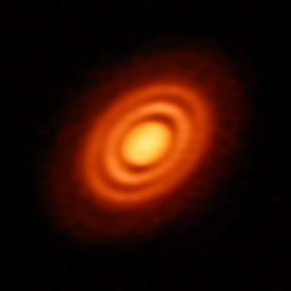 Получены новые доказательства рождения трех планет в системе звезды HD 163296